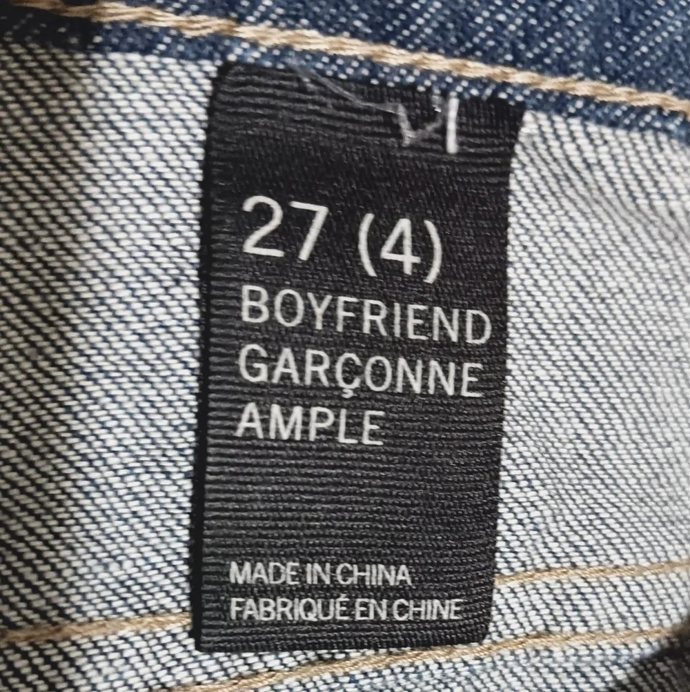EUC Joe Fresh Distressed Boyfriend Jeans Size 27